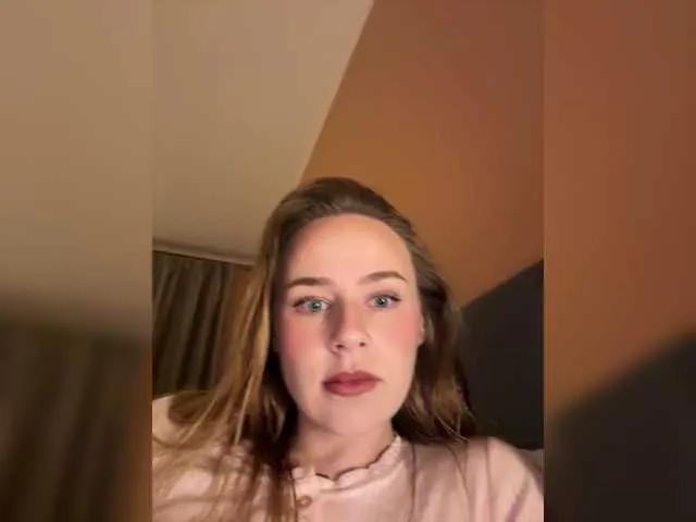 elegantbabe — I love a man who knows what he wants and exactly how to get it. Confidence is hot, but thinking about my desires? Even hotter  So go ahead --- impress me... if you can