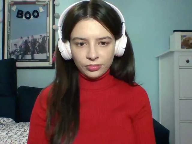 Larice — What turns me on the most is talking about sensual fantasies, kissing and licking, teasing, sexy lingerie, high heels, when you treat me like a princess
