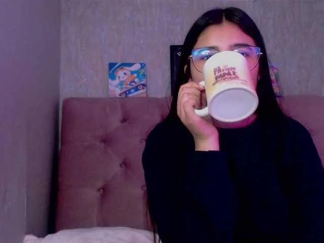 laurenelove — It warms me a lot to dominate me, I like to satisfy others, to make me come to shake