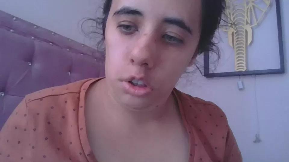annarose19 from Cam4 is Freechat