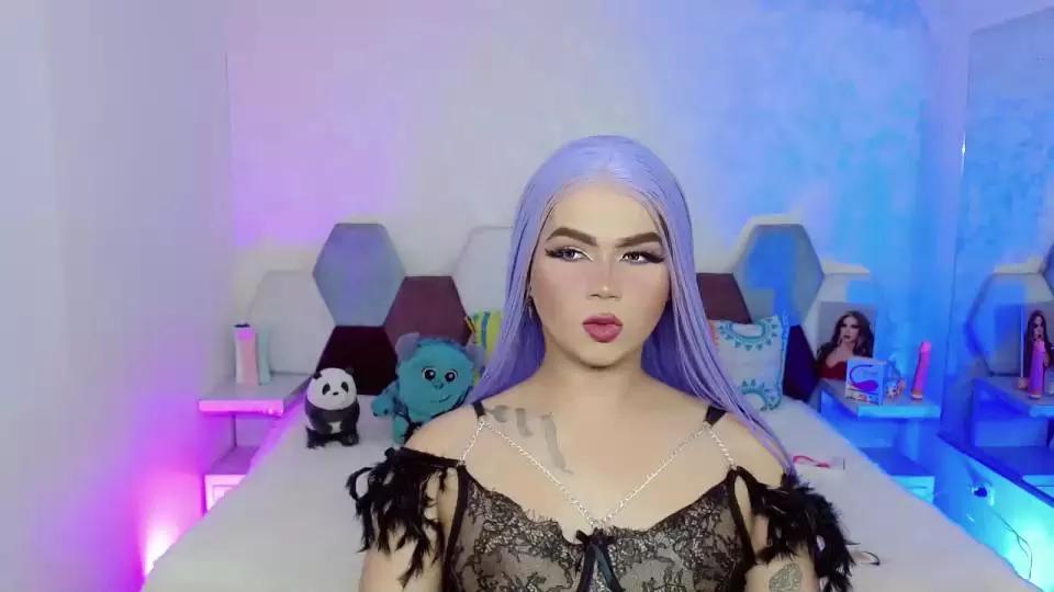 Incite your curiosities: Get slutty and please these hot girls hosts, who will reward you with bonkers garments and vibrators