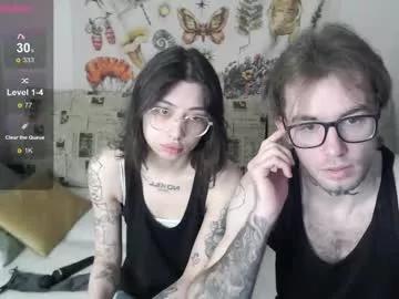 Check-out our online cams range and interact on a personal level with our sweet girls streamers, showing off their voluptuous shapes and toys.