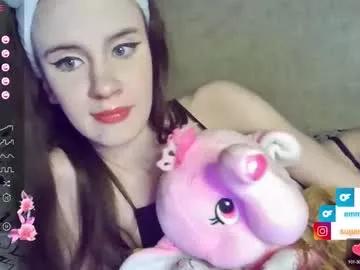 Check-out our online cams range and interact on a personal level with our sweet girls streamers, showing off their voluptuous shapes and toys.