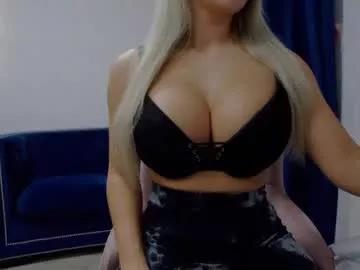 Check-out our online cams range and interact on a personal level with our sweet girls streamers, showing off their voluptuous shapes and toys.