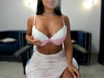 Check-out our online cams range and interact on a personal level with our sweet girls streamers, showing off their voluptuous shapes and toys.