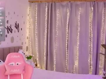 Check-out our online cams range and interact on a personal level with our sweet girls streamers, showing off their voluptuous shapes and toys.
