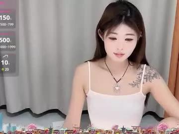 Check-out our online cams range and interact on a personal level with our sweet girls streamers, showing off their voluptuous shapes and toys.