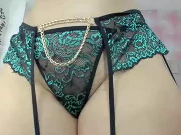 Check-out our online cams range and interact on a personal level with our sweet girls streamers, showing off their voluptuous shapes and toys.