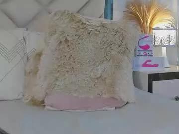 Check-out our online cams range and interact on a personal level with our sweet girls streamers, showing off their voluptuous shapes and toys.