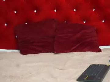 Check-out our online cams range and interact on a personal level with our sweet girls streamers, showing off their voluptuous shapes and toys.