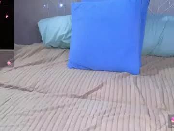 Check-out our online cams range and interact on a personal level with our sweet girls streamers, showing off their voluptuous shapes and toys.