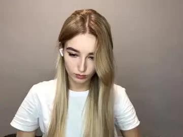 ameliaduraku — Goal: Lift up my top and show my bra <: My name is Catherine #new , new experience to me, hope it turns out well :3  #skinny #young #18 #shy [155 tokens remaining]