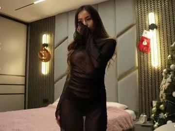 Check-out our online cams range and interact on a personal level with our sweet girls streamers, showing off their voluptuous shapes and toys.