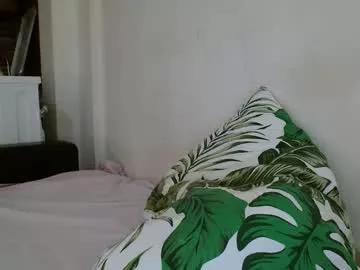 Check-out our online cams range and interact on a personal level with our sweet girls streamers, showing off their voluptuous shapes and toys.