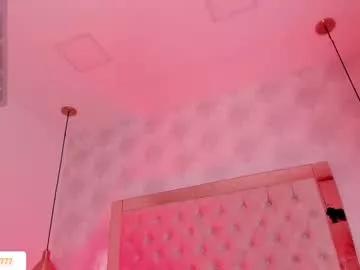 Check-out our online cams range and interact on a personal level with our sweet girls streamers, showing off their voluptuous shapes and toys.