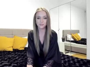 Check-out our online cams range and interact on a personal level with our sweet girls streamers, showing off their voluptuous shapes and toys.