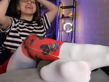 aphexqueen —  // a man's place at the feet of the Goddess #findom #feet #goddess #femdom #pantyhose [46256 tokens remaining]