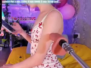 Check-out our online cams range and interact on a personal level with our sweet girls streamers, showing off their voluptuous shapes and toys.