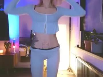 Check-out our online cams range and interact on a personal level with our sweet girls streamers, showing off their voluptuous shapes and toys.