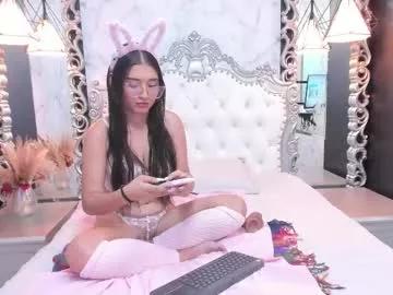 Check-out our online cams range and interact on a personal level with our sweet girls streamers, showing off their voluptuous shapes and toys.