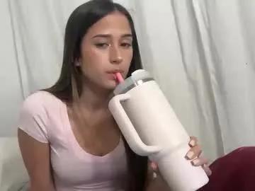 bellashore — Goal 1 : Take my socks off (555 tokens remaining)