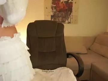 Check-out our online cams range and interact on a personal level with our sweet girls streamers, showing off their voluptuous shapes and toys.