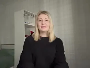 blondie_xoxoxo — Hi I am new here...dont be rude please Goal: Bra strap tease + moan  [113 tokens remaining] #new #shy #nonude #milf #natural