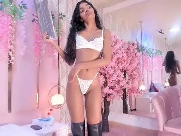 Check-out our online cams range and interact on a personal level with our sweet girls streamers, showing off their voluptuous shapes and toys.