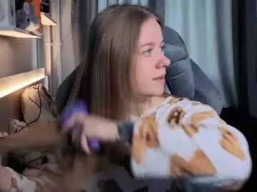 Check-out our online cams range and interact on a personal level with our sweet girls streamers, showing off their voluptuous shapes and toys.