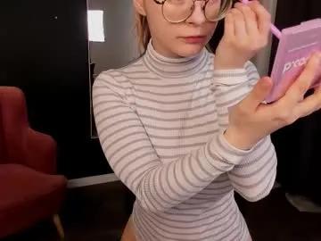 cassiecool — topless 5min ~ #sph #fetish #roleplay #joi #feet [55 tokens remaining]