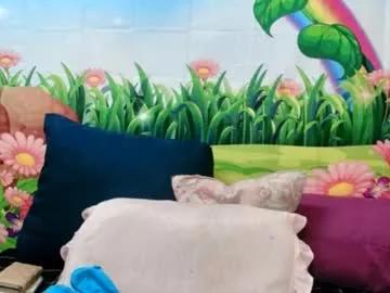 Check-out our online cams range and interact on a personal level with our sweet girls streamers, showing off their voluptuous shapes and toys.