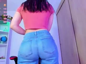 Check-out our online cams range and interact on a personal level with our sweet girls streamers, showing off their voluptuous shapes and toys.