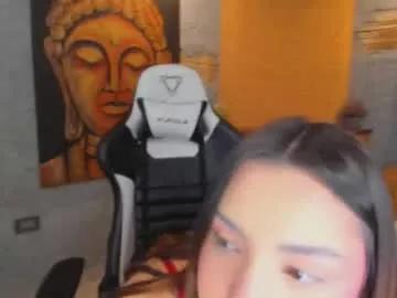 dakotarussell_ — GOAL: Show tits [17 tokens remaining] Welcome to my room! #pregnant #asian #18 #squirt #anal