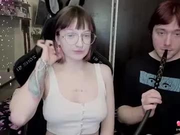 Check-out our online cams range and interact on a personal level with our sweet girls streamers, showing off their voluptuous shapes and toys.