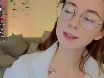 Check-out our online cams range and interact on a personal level with our sweet girls streamers, showing off their voluptuous shapes and toys.