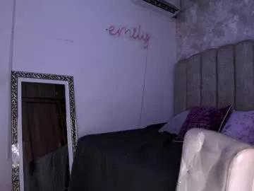 Check-out our online cams range and interact on a personal level with our sweet girls streamers, showing off their voluptuous shapes and toys.