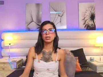 Check-out our online cams range and interact on a personal level with our sweet girls streamers, showing off their voluptuous shapes and toys.