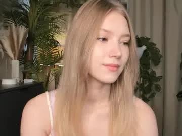 eternity_cuite — lick finger closeup  #18 #blonde #teen #shy #skinny [50 tokens remaining]