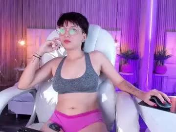 Check-out our online cams range and interact on a personal level with our sweet girls streamers, showing off their voluptuous shapes and toys.