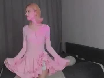 gin_yoon — GOAL: switch outfit before ur eyes // Winter is coming! Let's try get warm in here!  // #blonde #sexy #shy #skinny #smalltits [333 tokens remaining]