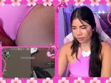 Check-out our online cams range and interact on a personal level with our sweet girls streamers, showing off their voluptuous shapes and toys.