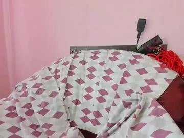 Check-out our online cams range and interact on a personal level with our sweet girls streamers, showing off their voluptuous shapes and toys.