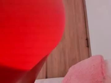 Check-out our online cams range and interact on a personal level with our sweet girls streamers, showing off their voluptuous shapes and toys.