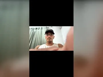 j0nnyk1ng — Let's hangout  #Vegas #C2C #Latino #Asian #Horny #Hookup #SneakyLink