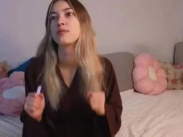 jolyndeb — Goal:Massage ass?!?!?! #shy #new #skinny #teen #cute [160 tokens remaining]