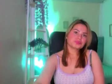 Check-out our online cams range and interact on a personal level with our sweet girls streamers, showing off their voluptuous shapes and toys.