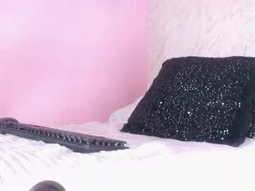 Check-out our online cams range and interact on a personal level with our sweet girls streamers, showing off their voluptuous shapes and toys.