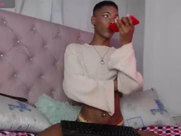 Check-out our online cams range and interact on a personal level with our sweet girls streamers, showing off their voluptuous shapes and toys.