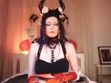 Check-out our online cams range and interact on a personal level with our sweet girls streamers, showing off their voluptuous shapes and toys.