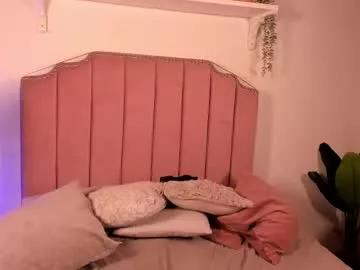 Check-out our online cams range and interact on a personal level with our sweet girls streamers, showing off their voluptuous shapes and toys.